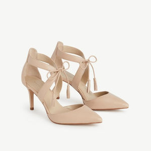 Carson Tassel Pump Paloma in light peach suede